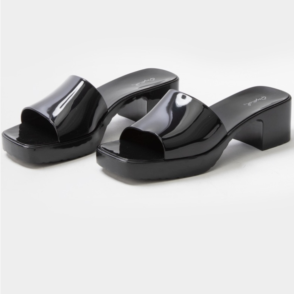 QUPID PVC Single Band Womens Black Mule Size 8 NWT